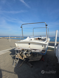 Scafo in vetroresina