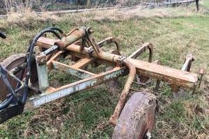 Estirpatore per trattore fraternali