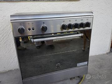 Cucina 5 fuochi Bertazzoni La Germania Americana - Elettrodomestici In  vendita a Verbano-Cusio-Ossola