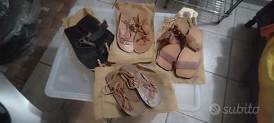 25 paia di sandali 