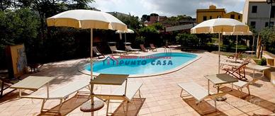 PACECO - Struttura ricettiva con piscina