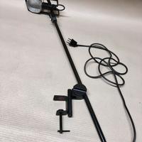 Lampada da tavolo Sintesi Artemide con morsetto