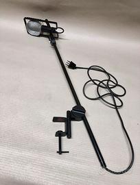 Lampada da tavolo Sintesi Artemide con morsetto