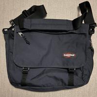 EASTPAK DELEGADE “Borsa blu”.
