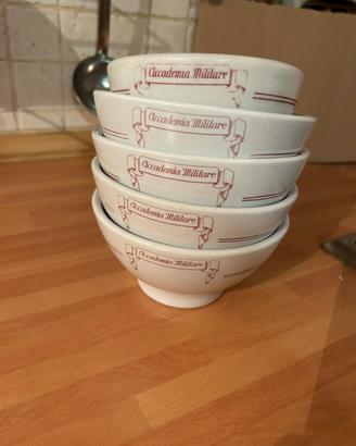 Tazze in porcellana dell’Accademia Militare