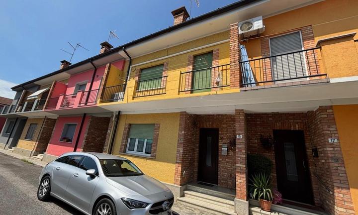 CASA IN LINEA CON GIARDINO DI PROPRIETA'! - ABI...
