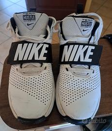 Scarpe nike team hustle num.38