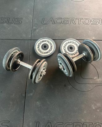 Set Manubri componibili con dischi Technogym 46kg