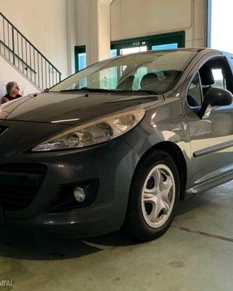 Peugeot 207 1.4 GPL anche Neopatentati