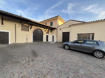 MAGAZZINO A GUSSAGO