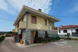 2 LOCALI A RIVAROLO CANAVESE