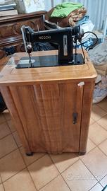 Macchina per cucire NECCHI