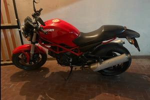 Ducati monster 696