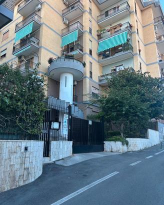Appartamento 90 mq in parco con posto auto