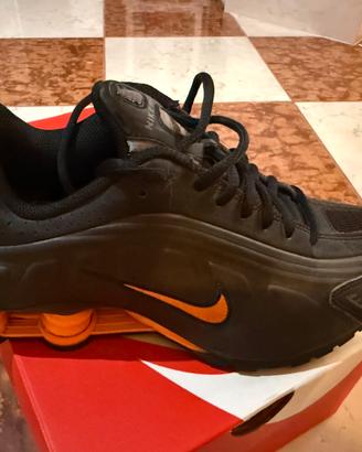 Nike Shox r4