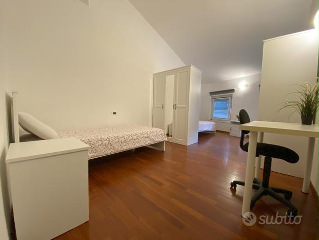 Stanza in centro apt 3 camere 2 bagni