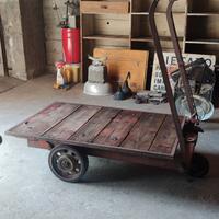 antico carrello elevatore