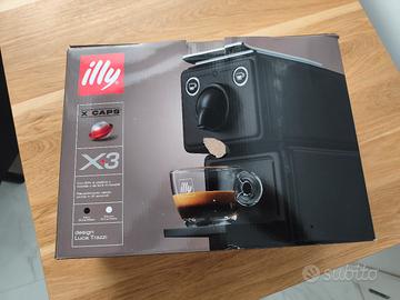 Macchinetta del caffè espresso illy
