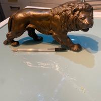 Leone in bronzo