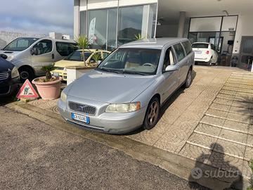 Volvo V70/XC70 V70 2.4 D 20V (130CV) cat Summum