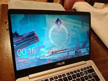 Asus S410UA-BV963T Notebook con Monitor 14"
