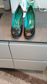 scarpe aperte in pelle colore nero