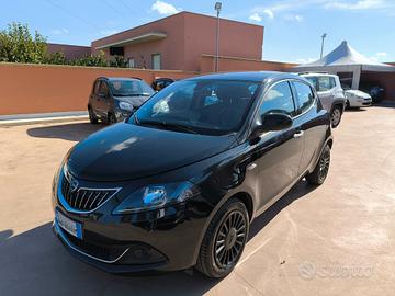 Lancia Ypsilon 1.0 FireFly 5 porte S&S Hybrid Ecoc