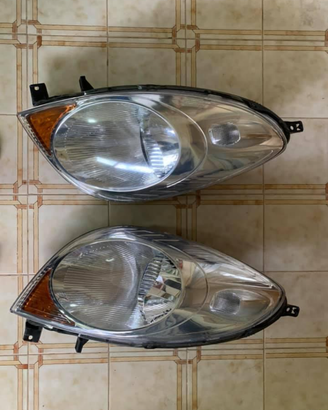 Faro anteriore SX Nissan Note anno 2006