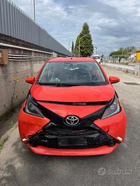 Toyota Aygo 1.0 VVT-i 69 CV 5 porte x-cool