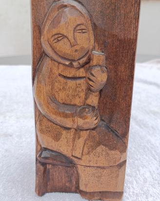 Portapenne legno scolpito