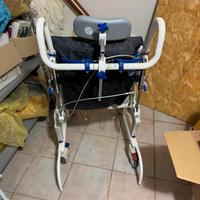 Sedia su misura per disabili con ruote