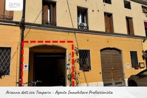 Box / Garage di 27 m² a Thiene