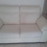 DIVANO IN PELLE