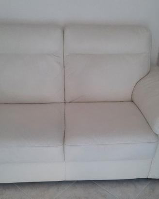 DIVANO IN PELLE