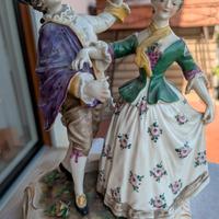 Statuina in porcellana gruppo danzante ' 900