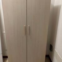 Armadio scarpiera e porta scope