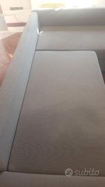 Effettuo pulizia divani tappeti massima serietà pe