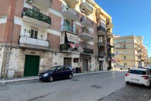 3 LOCALI A TRANI
