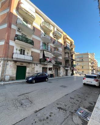 3 LOCALI A TRANI