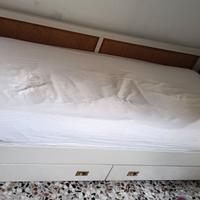 Letto singolo con cassetti