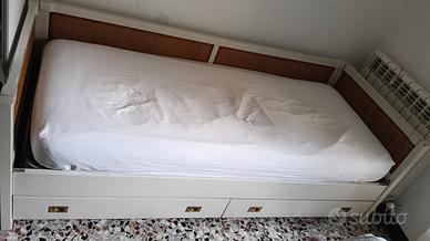 Letto singolo con cassetti