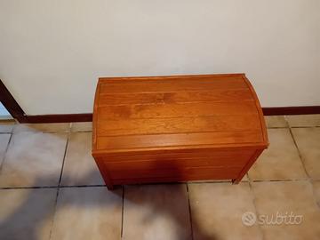 Cassapanca in legno