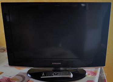 TV SAMSUNG 26" MOD. LE26B450C4W + Decoder DVBT2