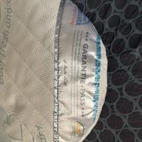 Materasso antisoffocamento per culla