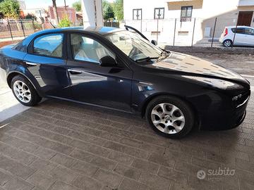 alfa 159 1.9 jtdm 120 CV  fiancata danneggiata 