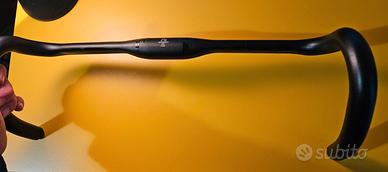 Manubrio gravel Giant 440mm flared d-fuse