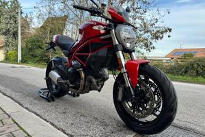 Monster 797 plus 2.597 km