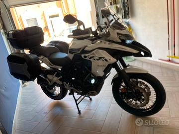 Benelli trk 502x