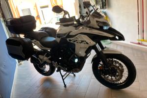 Benelli trk 502x