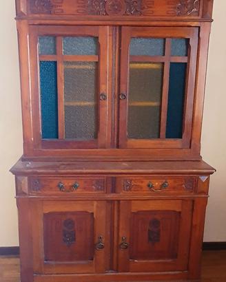 Credenza in ciliegio in stile Liberty 